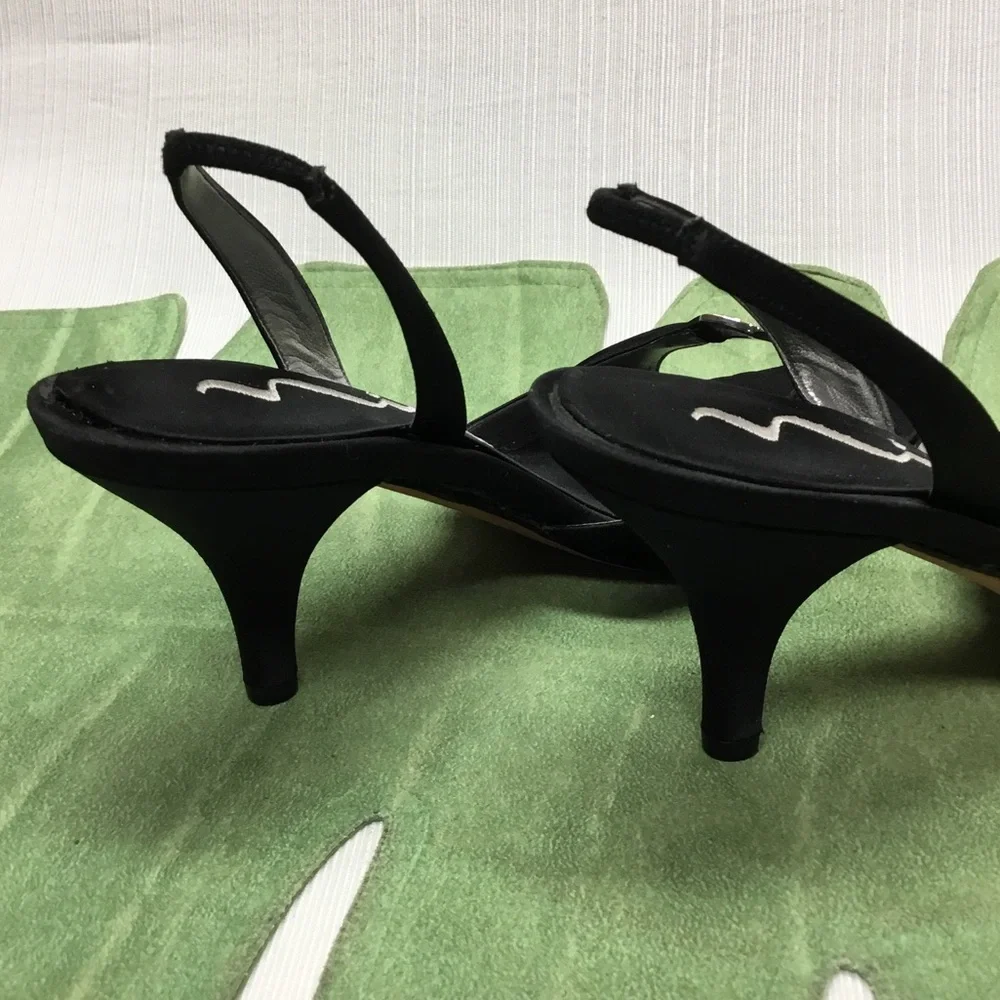Nina Lovely Black Heels - Picture 6 of 9